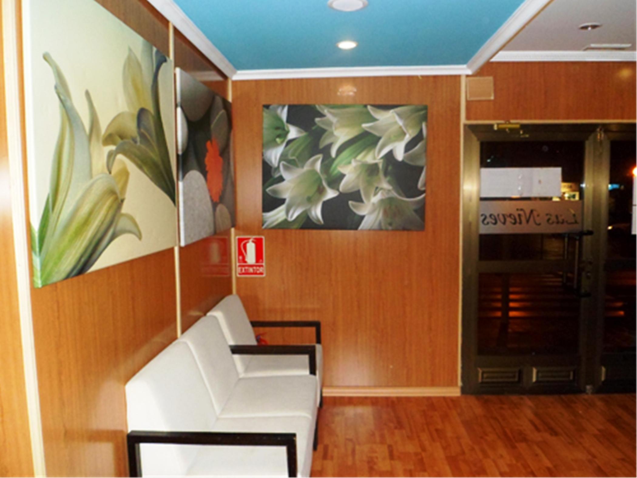 Auto Check In Hotel Las Nieves Jaca Exterior foto