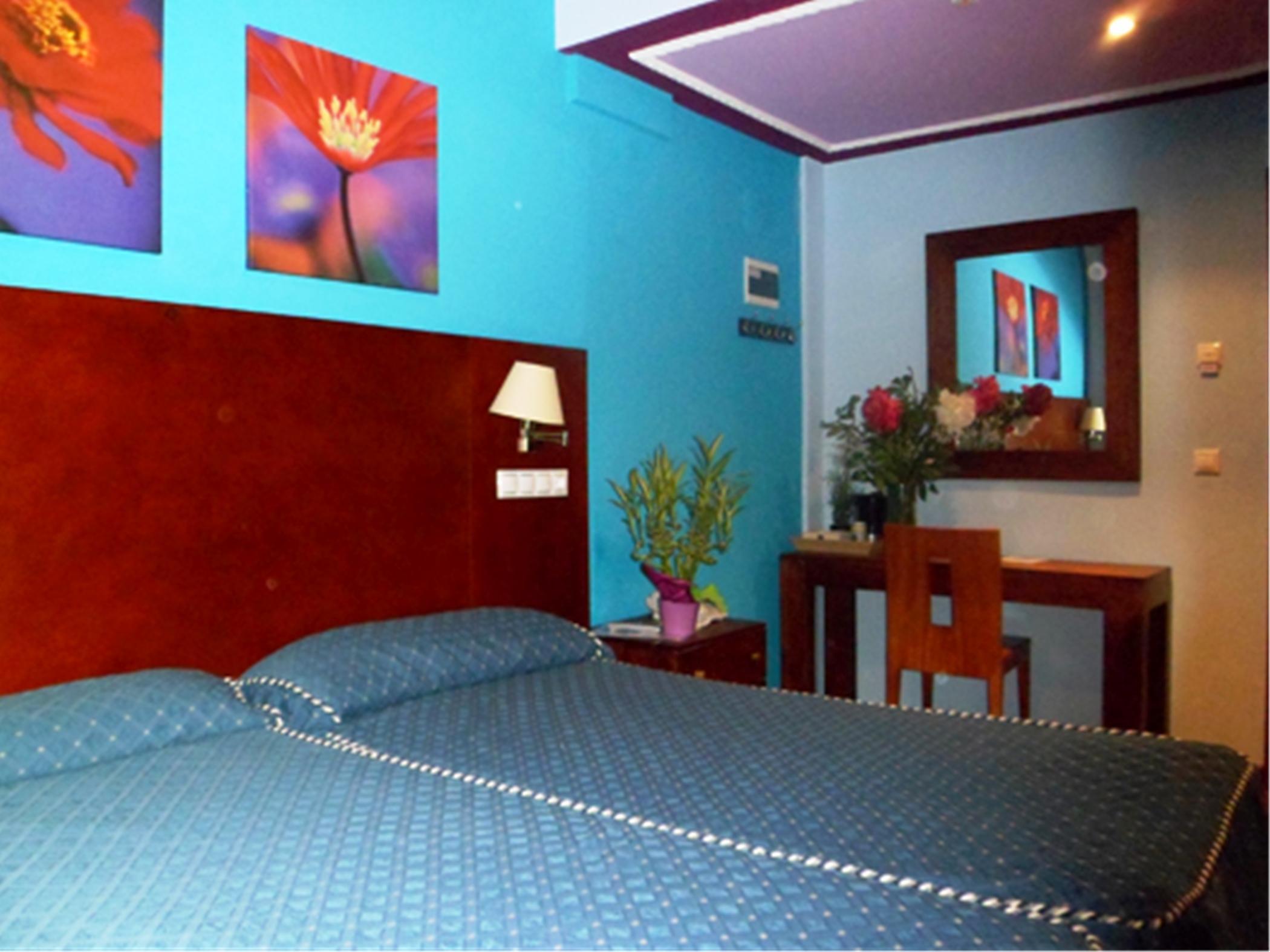 Auto Check In Hotel Las Nieves Jaca Exterior foto