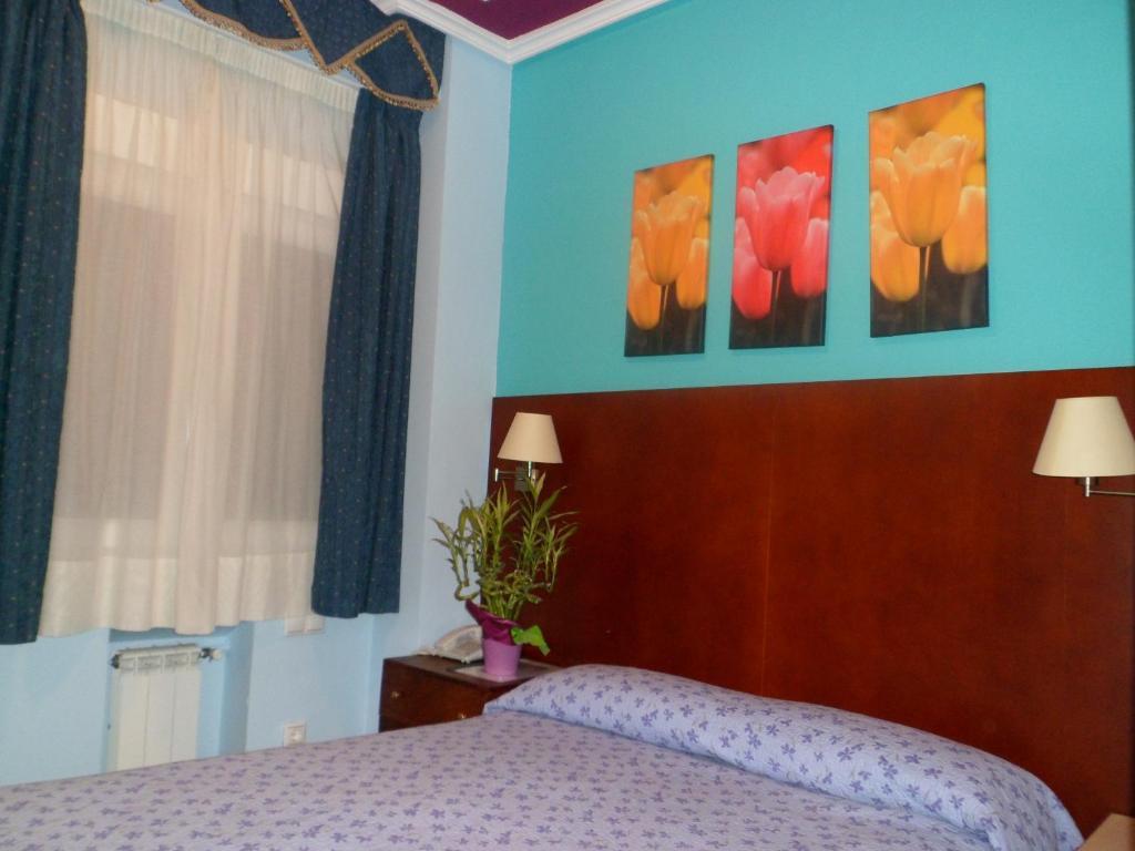 Auto Check In Hotel Las Nieves Jaca Zimmer foto